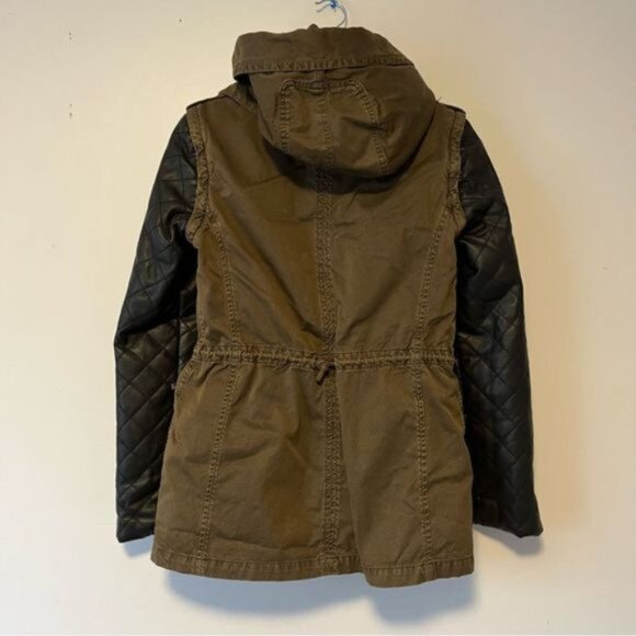 Zara women olive green winter jacket with faux leather quilted small sleeves - Picture 2 of 9